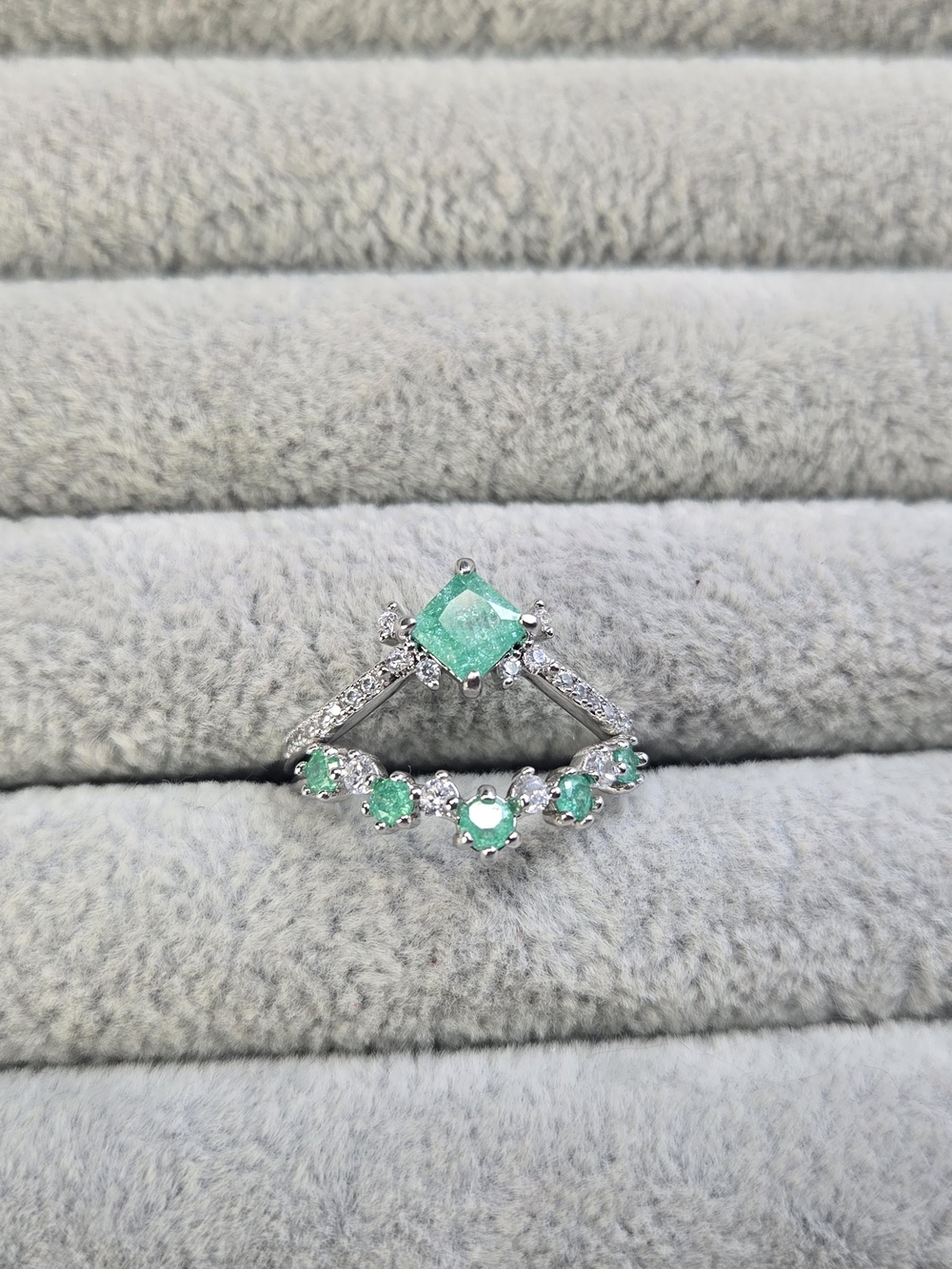 Size 8 Two Piece Teal Ice Crystal Rhodium Plated Bomb Party Ring